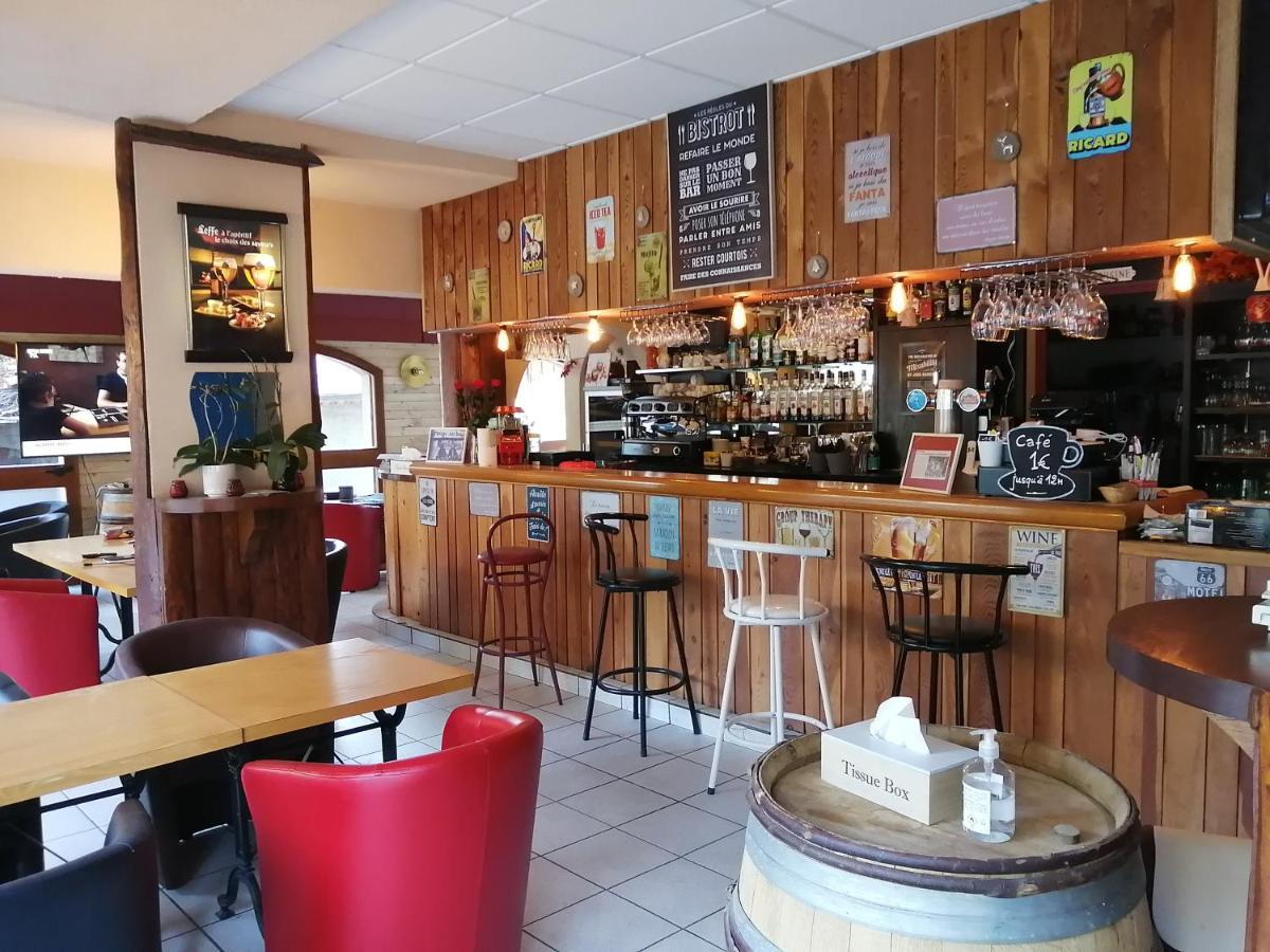 Le Grand Chatelard Hotel Bar Restaurant Sainte-Marie-de-Cuines Экстерьер фото